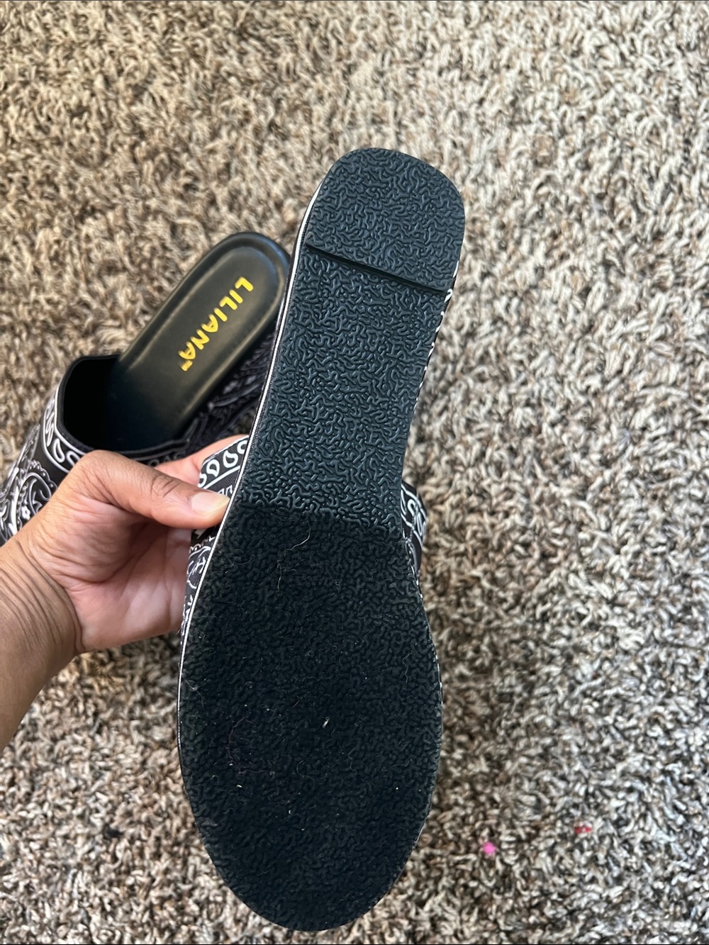 ๐ Platform Slide Sandals in Black Paisley - Picture 3 of 5